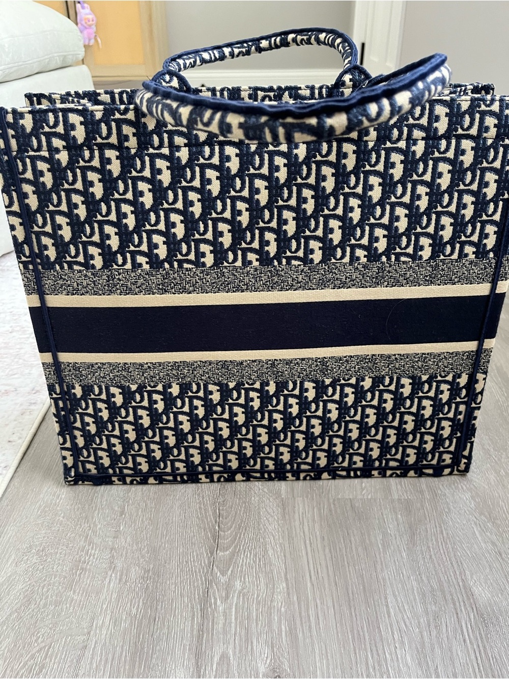 Bag - Picture 2 of 7